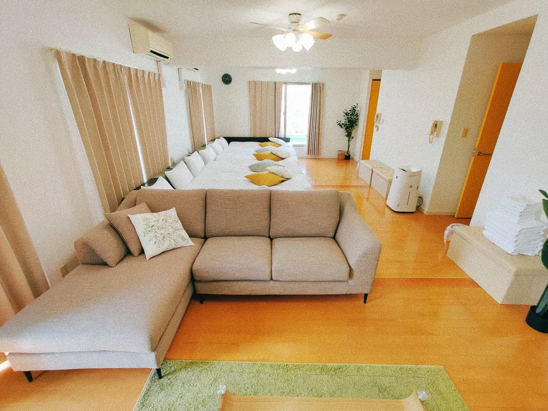 A 5-minute walk to Hakata Station! There is a super-discount parking lot on the premises! Luxury stay on the top floor! River Sky Hakata