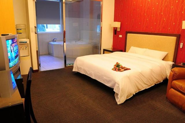 Wogo Hotel-Romantic Double Room-4