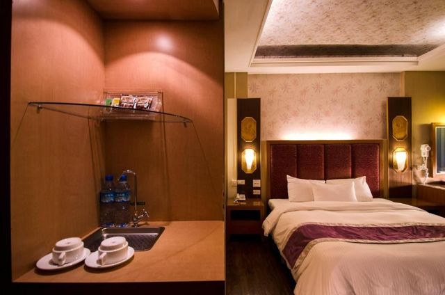 Wogo Hotel-Romantic Double Room-5