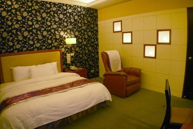 Wogo Hotel-Romantic Double Room-6