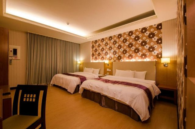 Wogo Hotel-Cozy Quadruple Room-2