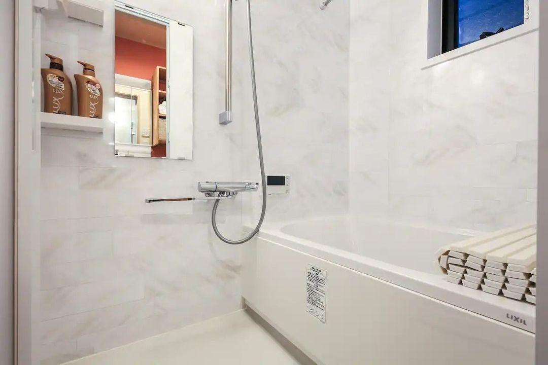 10min walk to Asakusa/2 Bedrooms+Living Room (Loft)/2Toilets+1Bathroom/42㎡, Max 5pax/Entire house