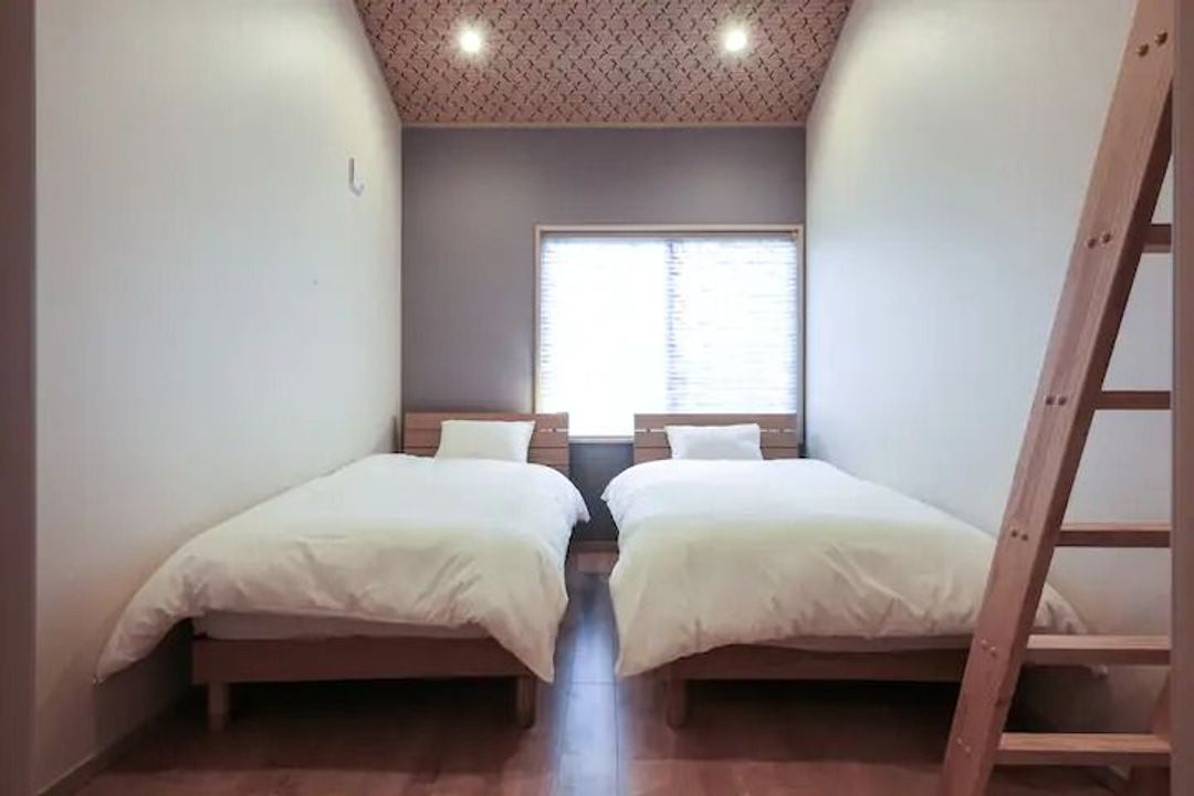 10min walk to Asakusa/2 Bedrooms+Living Room (Loft)/2Toilets+1Bathroom/42㎡, Max 5pax/Entire house
