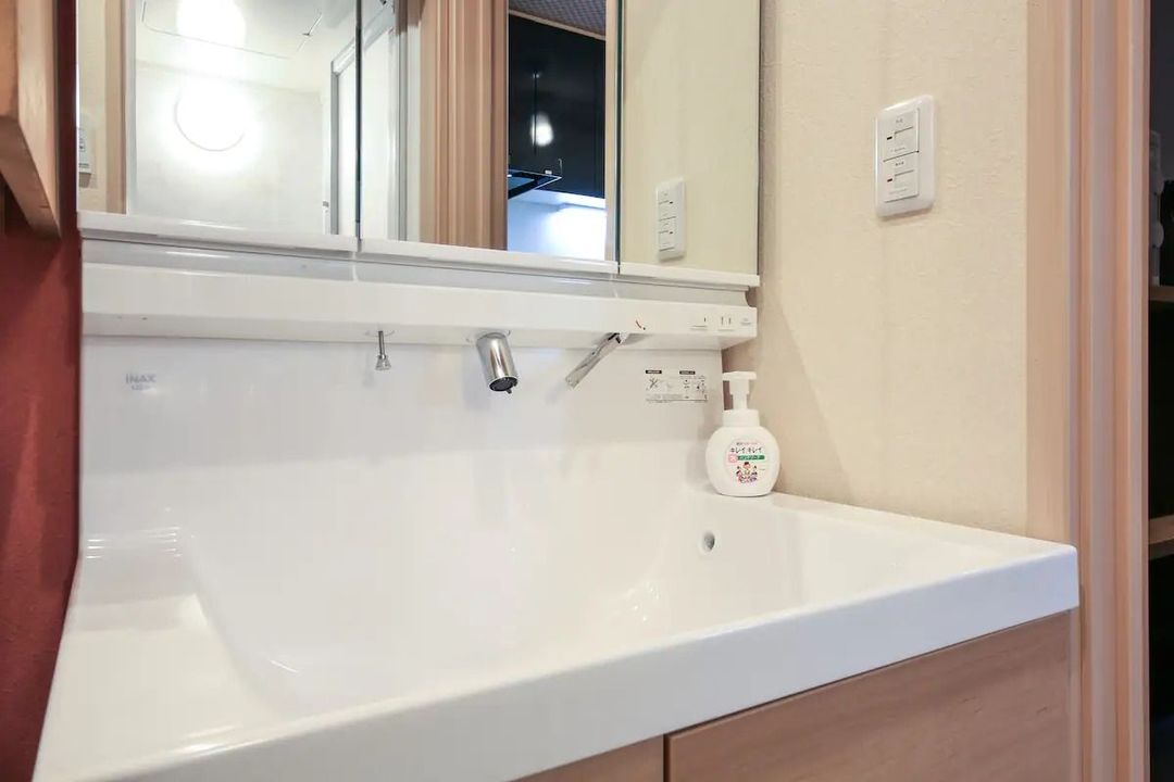 10min walk to Asakusa/2 Bedrooms+Living Room (Loft)/2Toilets+1Bathroom/42㎡, Max 5pax/Entire house
