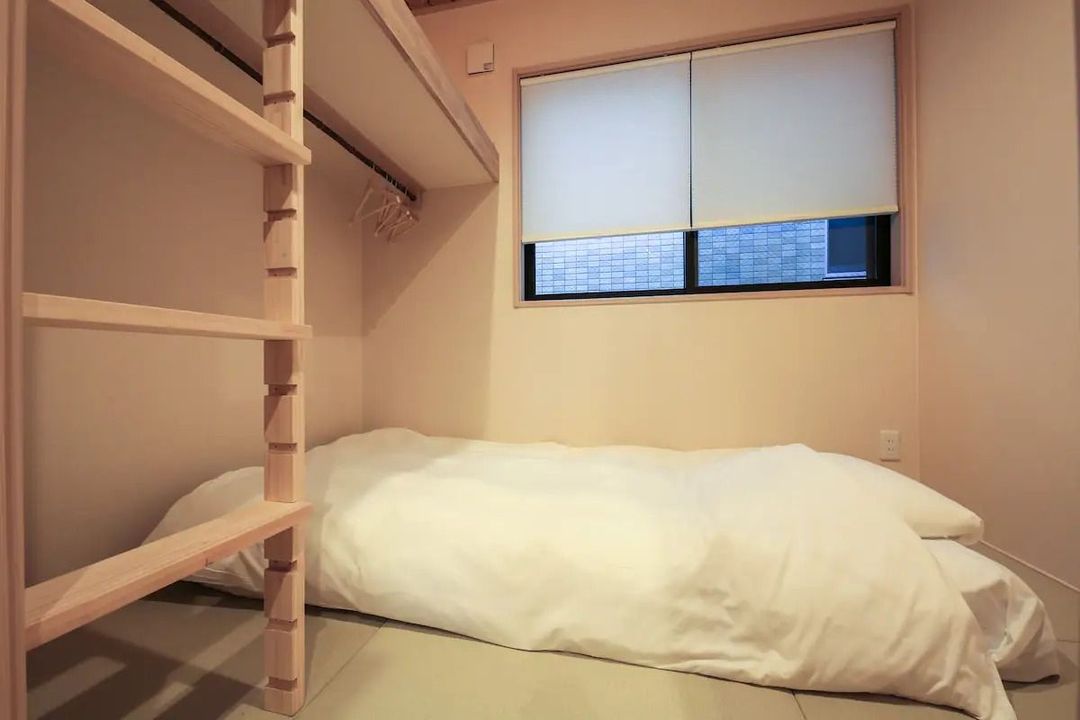 10min walk to Asakusa/2 Bedrooms+Living Room (Loft)/2Toilets+1Bathroom/42㎡, Max 5pax/Entire house