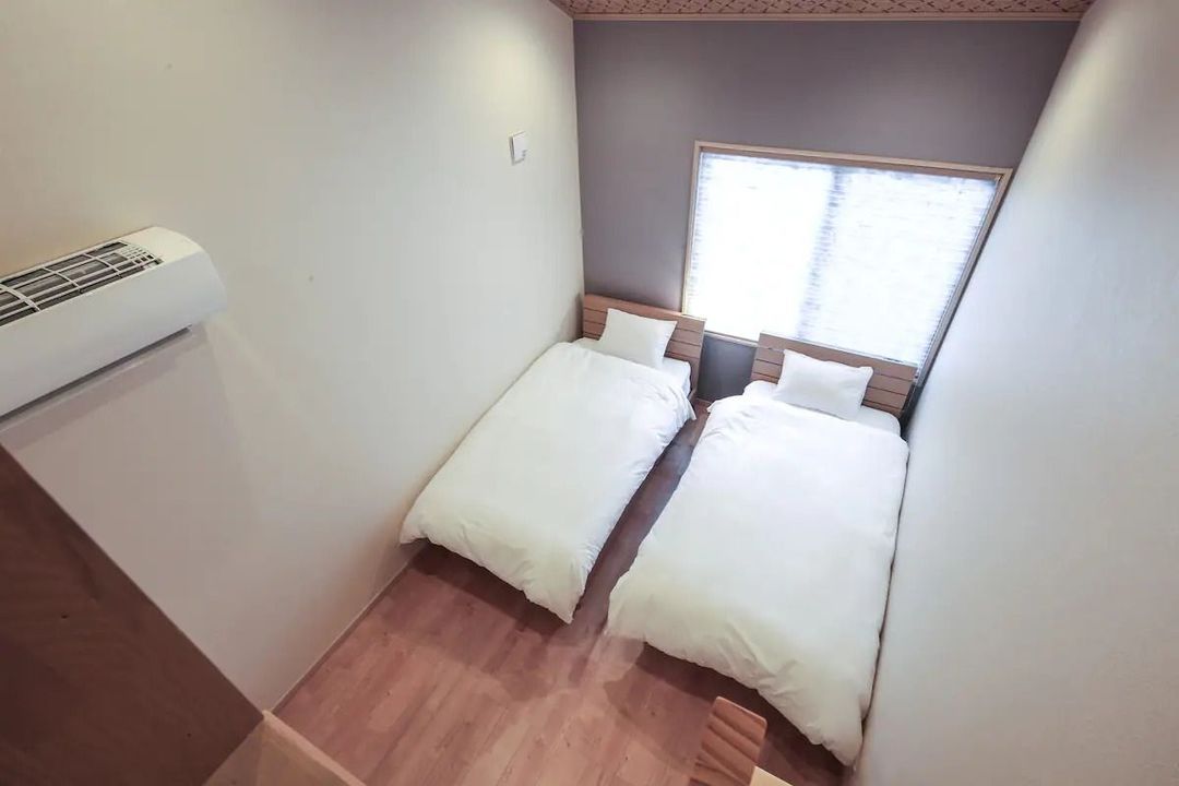 10min walk to Asakusa/2 Bedrooms+Living Room (Loft)/2Toilets+1Bathroom/42㎡, Max 5pax/Entire house