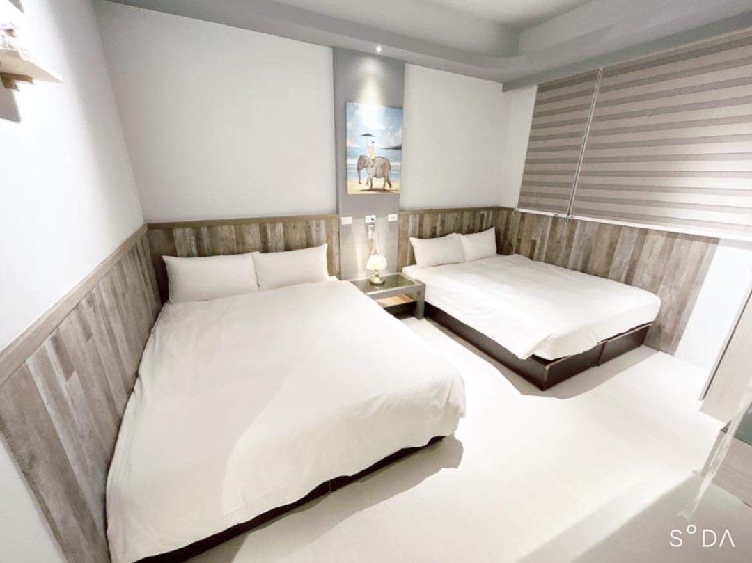Champs Elysees B&B