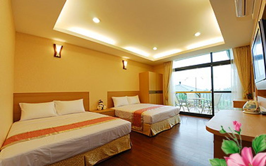 Xitou Peach Blossom House Bed and Breakfast