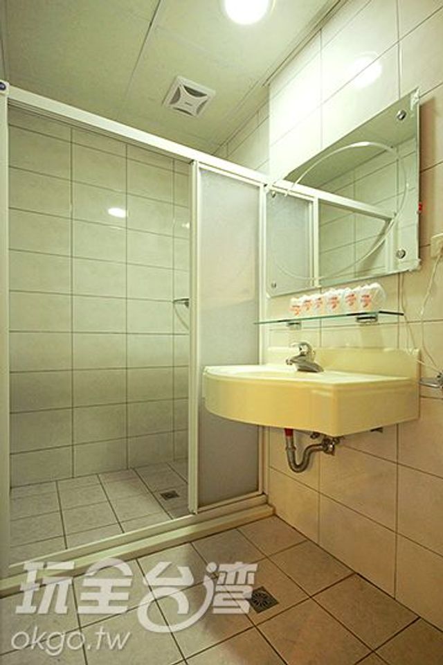 TaiHu Hotel in Sun Moon Lake-Lake view and the wind eight-room-9