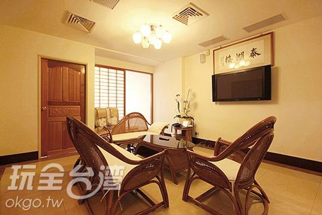 TaiHu Hotel in Sun Moon Lake-Lake view and the wind eight-room-3