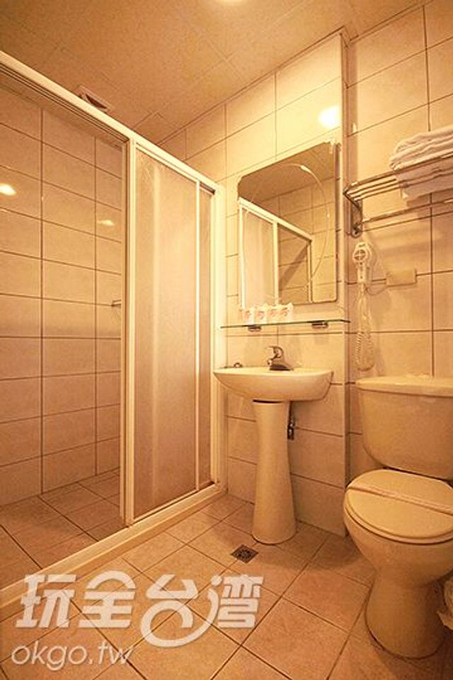 TaiHu Hotel in Sun Moon Lake-Lakeview Classic Quadruple Room-5