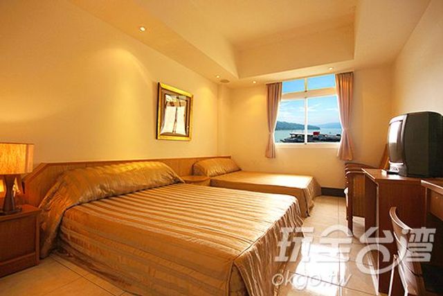 TaiHu Hotel in Sun Moon Lake-Lakeview Classic Quadruple Room-4