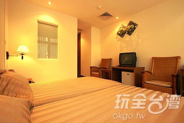 TaiHu Hotel in Sun Moon Lake-Elegant Double Room with Street View-7