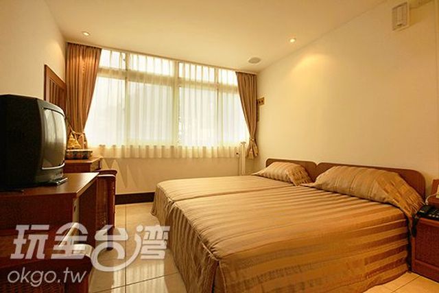 TaiHu Hotel in Sun Moon Lake-Elegant Double Room with Street View-4