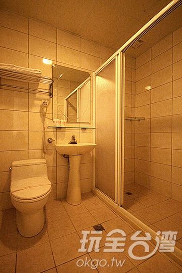 TaiHu Hotel in Sun Moon Lake-Elegant Double Room with Street View-8