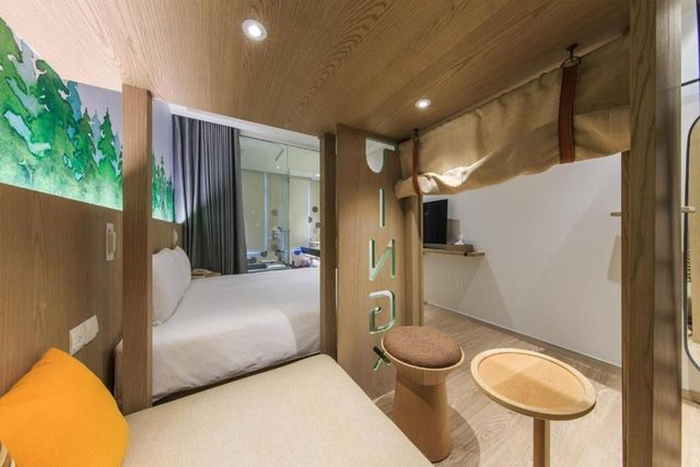 HOTEL PIN-Lelv Small Attic -2 adults 2 children-4