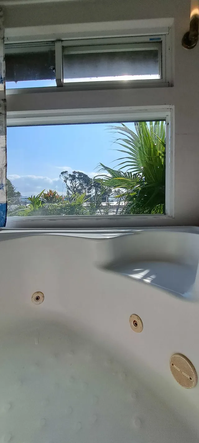 按摩浴缸大窗景~