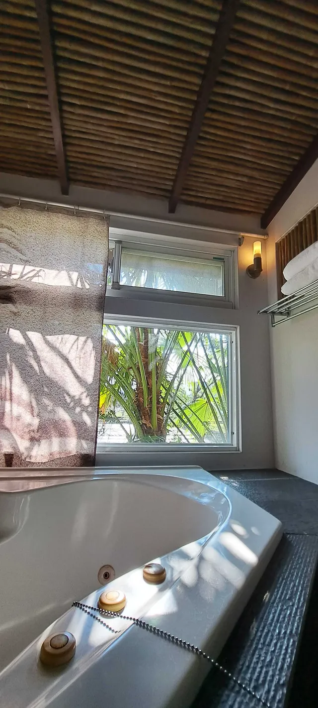 按摩浴缸大窗景