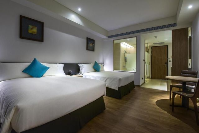 Just Sleep Kaohsiung Station-Standard Quadruple Room-1