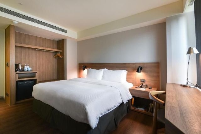 Just Sleep Kaohsiung Zhongzheng-Deluxe Double Room-1