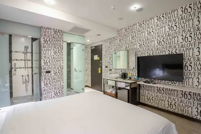 CHECK inn Taichung Ziyou-Standard Double Room without Window-8