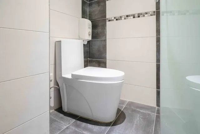 CHECK inn Taichung Ziyou-Standard Double Room without Window-12