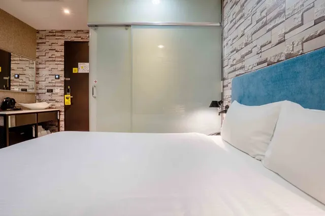 CHECK inn Taichung Ziyou-Standard Double Room without Window-6