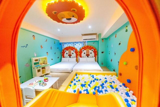 Toyfun Hotel ｜Luodong Night Market 5 minutes walk-406 Quadruple Room with Bath-2