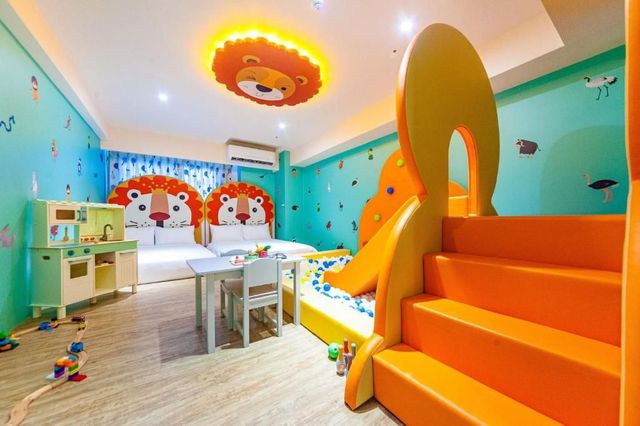 Toyfun Hotel ｜Luodong Night Market 5 minutes walk-406 Quadruple Room with Bath-6