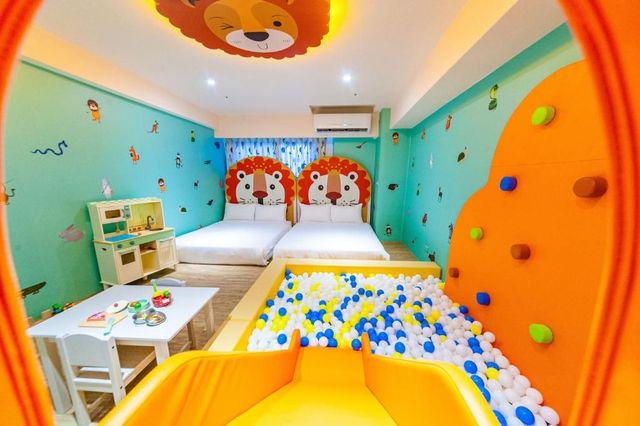 Toyfun Hotel ｜Luodong Night Market 5 minutes walk-406 Quadruple Room with Bath-7