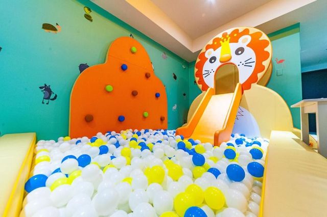 Toyfun Hotel ｜Luodong Night Market 5 minutes walk-406 Quadruple Room with Bath-1