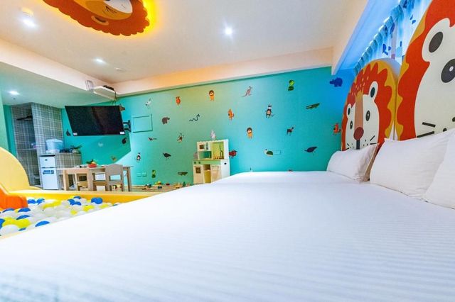 Toyfun Hotel ｜Luodong Night Market 5 minutes walk-406 Quadruple Room with Bath-9