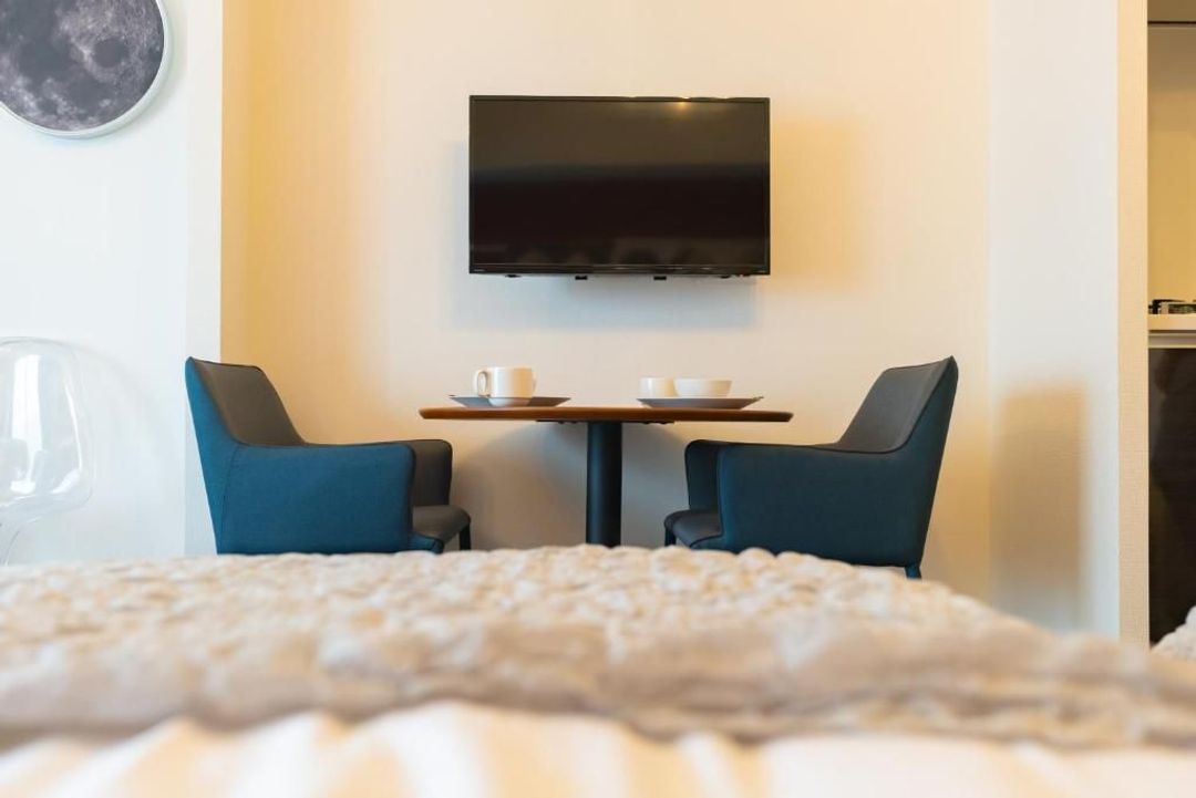Tanimachi-kun・Hoshi Hotel・Ebisu Nishi