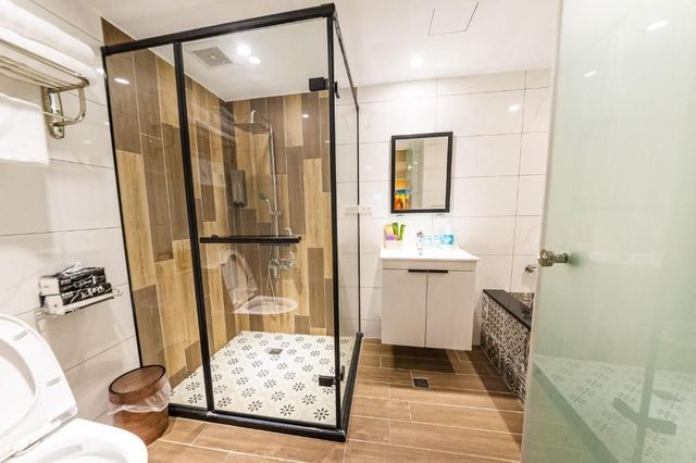 Toyfun Hotel ｜Luodong Night Market 5 minutes walk-410 Quadruple Room with Bath-4