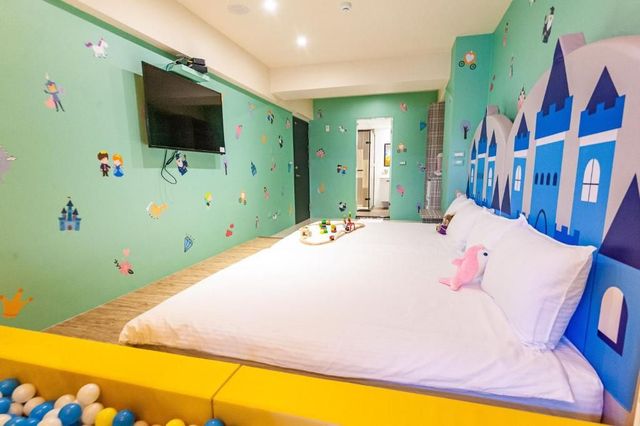 Toyfun Hotel ｜Luodong Night Market 5 minutes walk-410 Quadruple Room with Bath-3