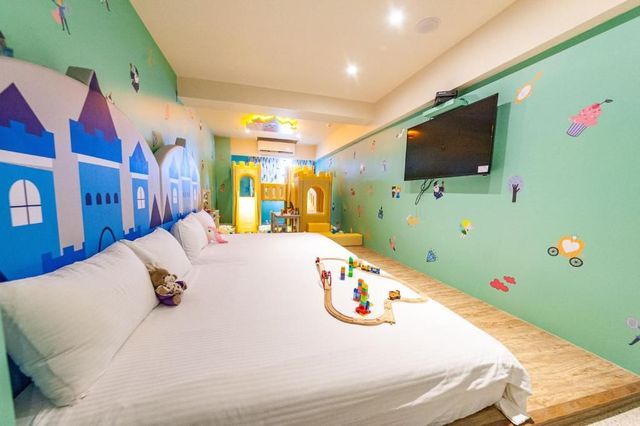 Toyfun Hotel ｜Luodong Night Market 5 minutes walk-410 Quadruple Room with Bath-5
