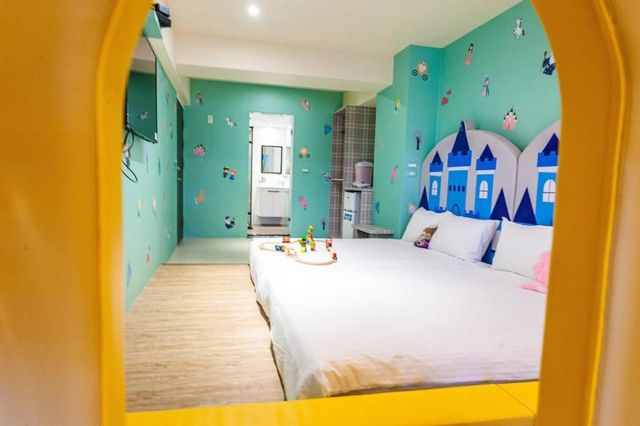 Toyfun Hotel ｜Luodong Night Market 5 minutes walk-410 Quadruple Room with Bath-6
