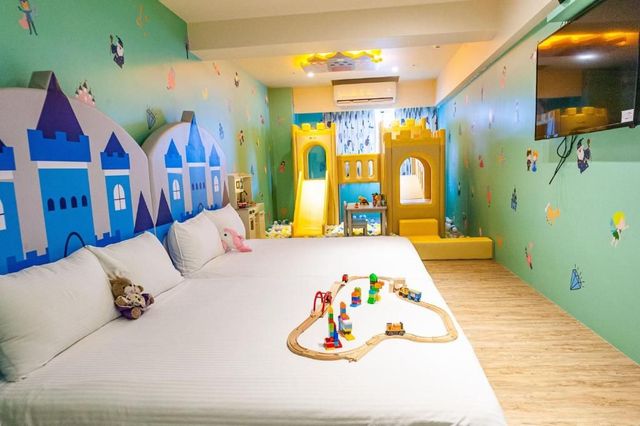 Toyfun Hotel ｜Luodong Night Market 5 minutes walk-410 Quadruple Room with Bath-8
