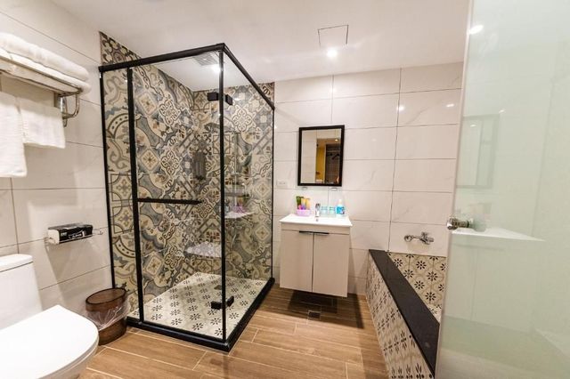 Toyfun Hotel ｜Luodong Night Market 5 minutes walk-403 Quadruple Room with Bath-4