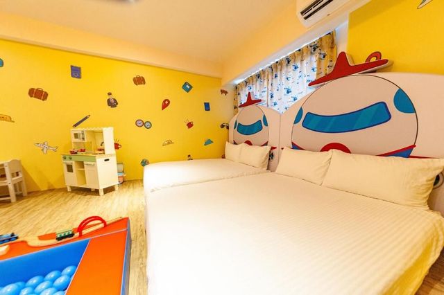 Toyfun Hotel ｜Luodong Night Market 5 minutes walk-403 Quadruple Room with Bath-8