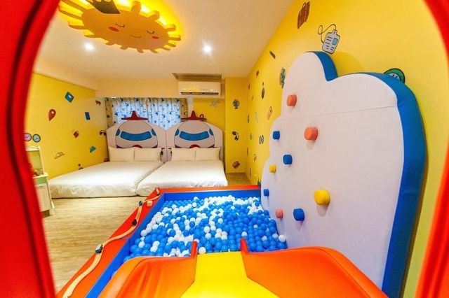 Toyfun Hotel ｜Luodong Night Market 5 minutes walk-403 Quadruple Room with Bath-11