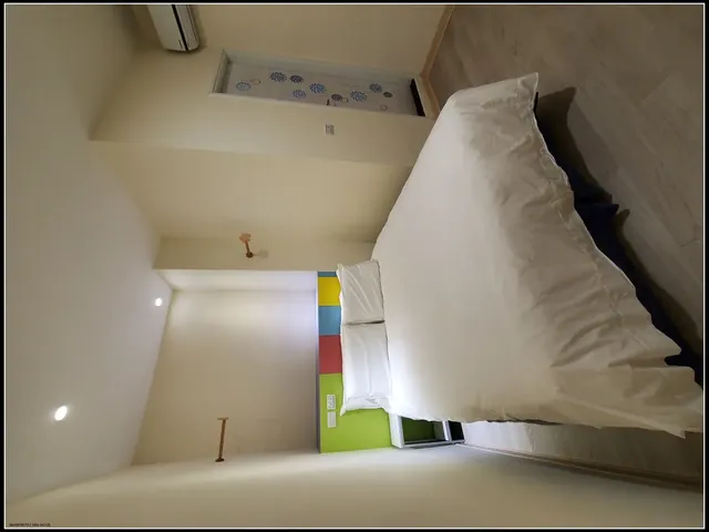 Stopover Inn-Standard Double Room "Don't Pick a Room"-8
