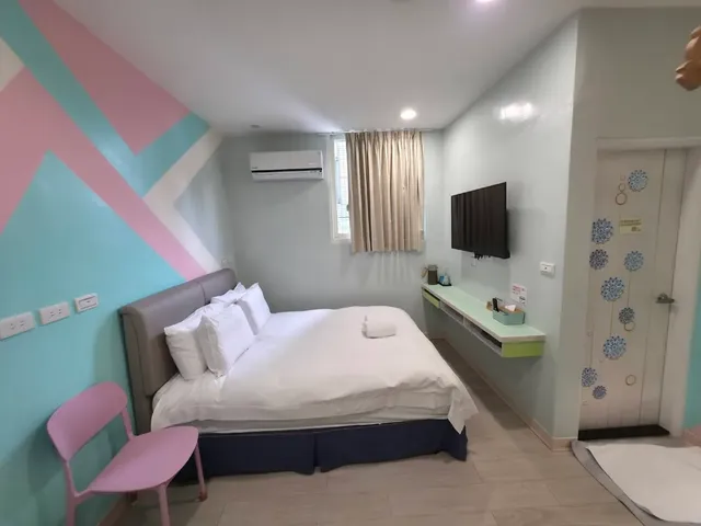 Stopover Inn-Standard Double Room "Don't Pick a Room"-1
