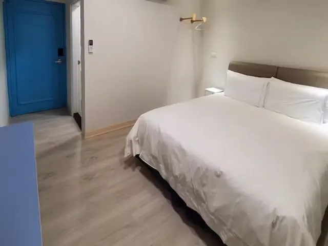 Stopover Inn-Standard Double Room "Don't Pick a Room"-6