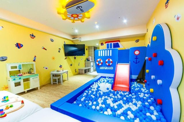 Toyfun Hotel ｜Luodong Night Market 5 minutes walk-407 Quadruple Room with Bath-3