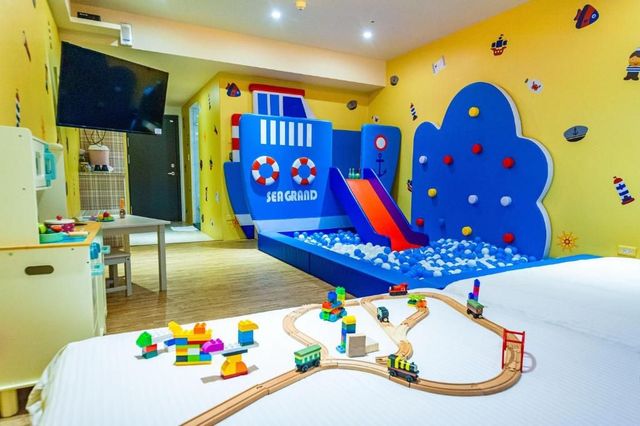 Toyfun Hotel ｜Luodong Night Market 5 minutes walk-407 Quadruple Room with Bath-8