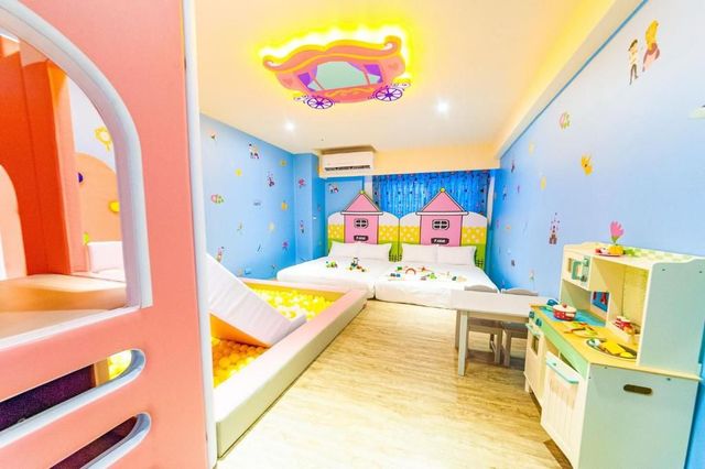 Toyfun Hotel ｜Luodong Night Market 5 minutes walk-405 Quadruple Room with Bath-3