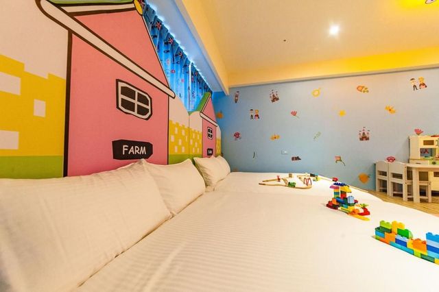 Toyfun Hotel ｜Luodong Night Market 5 minutes walk-405 Quadruple Room with Bath-9