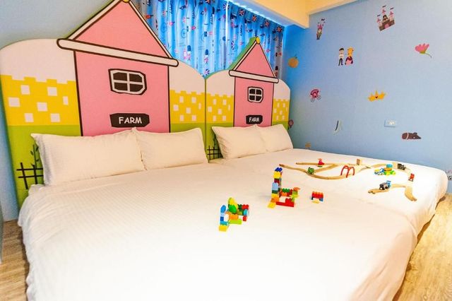 Toyfun Hotel ｜Luodong Night Market 5 minutes walk-405 Quadruple Room with Bath-2