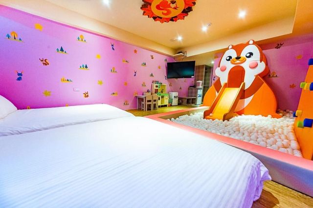 Toyfun Hotel ｜Luodong Night Market 5 minutes walk-402 Quadruple Room with Bath-10